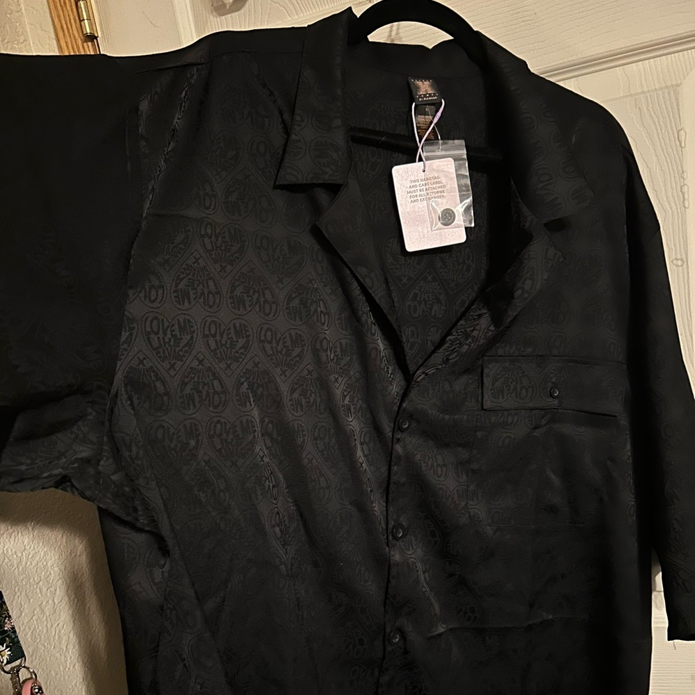 “Love me like a savage” lightweight button up black pajama top XL/XXL unisex